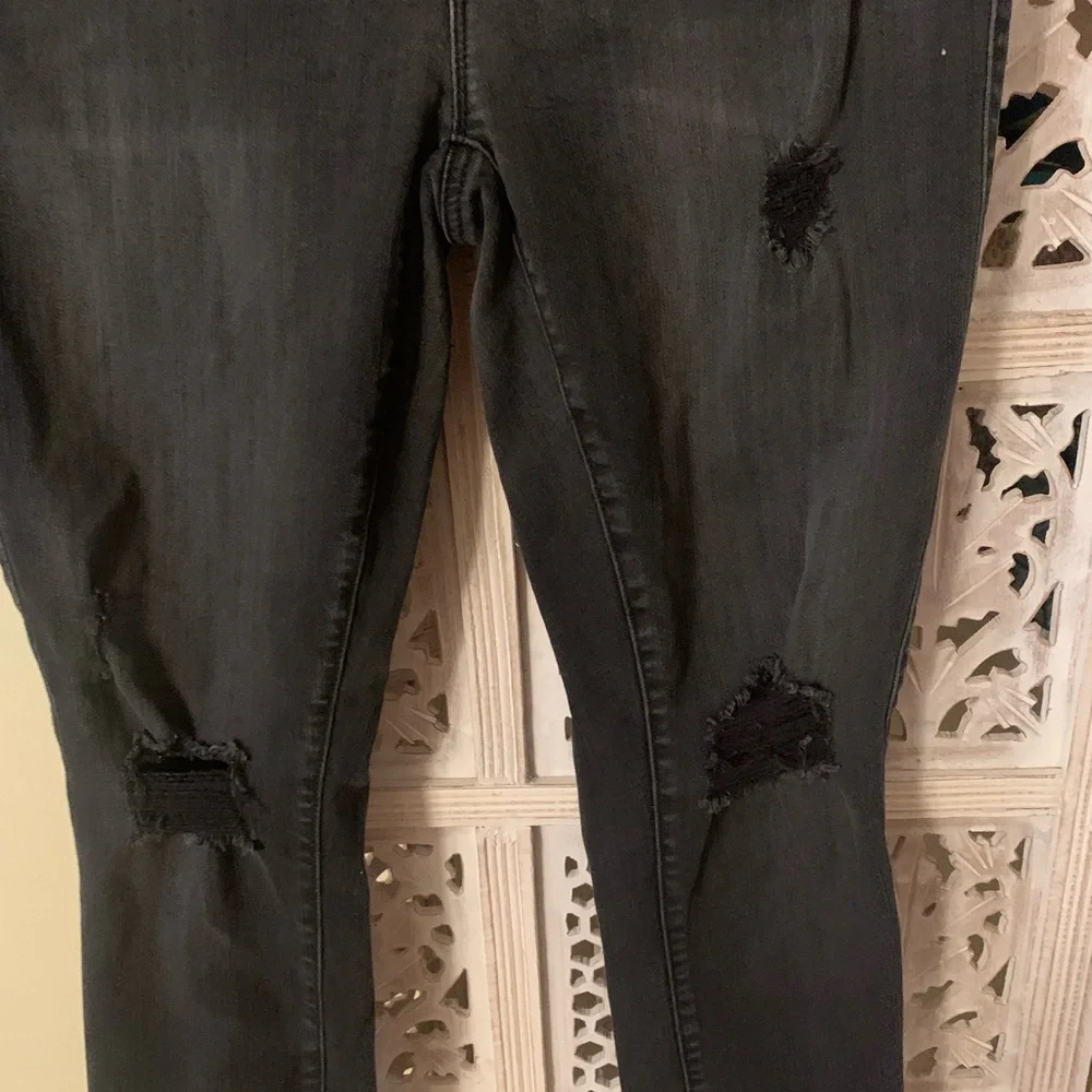Torrid Premium Black Skinny Distressed Jean; Size: 10 Regular - Picture 3 of 7